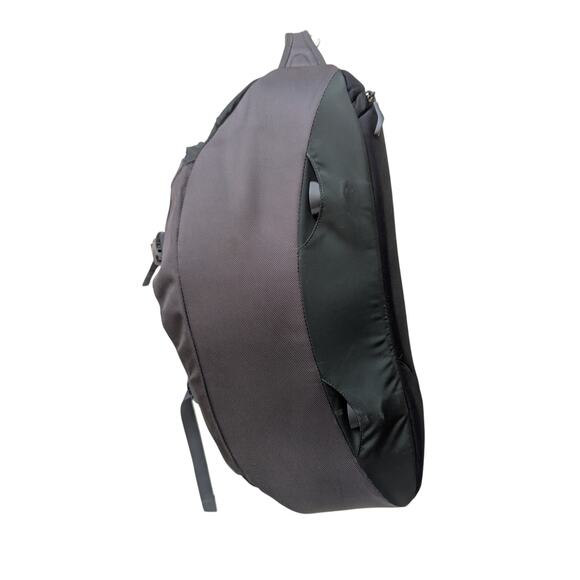 Osprey Porter 46L Travel Backpack [Dark Green/Grey] - Picture 5 of 16